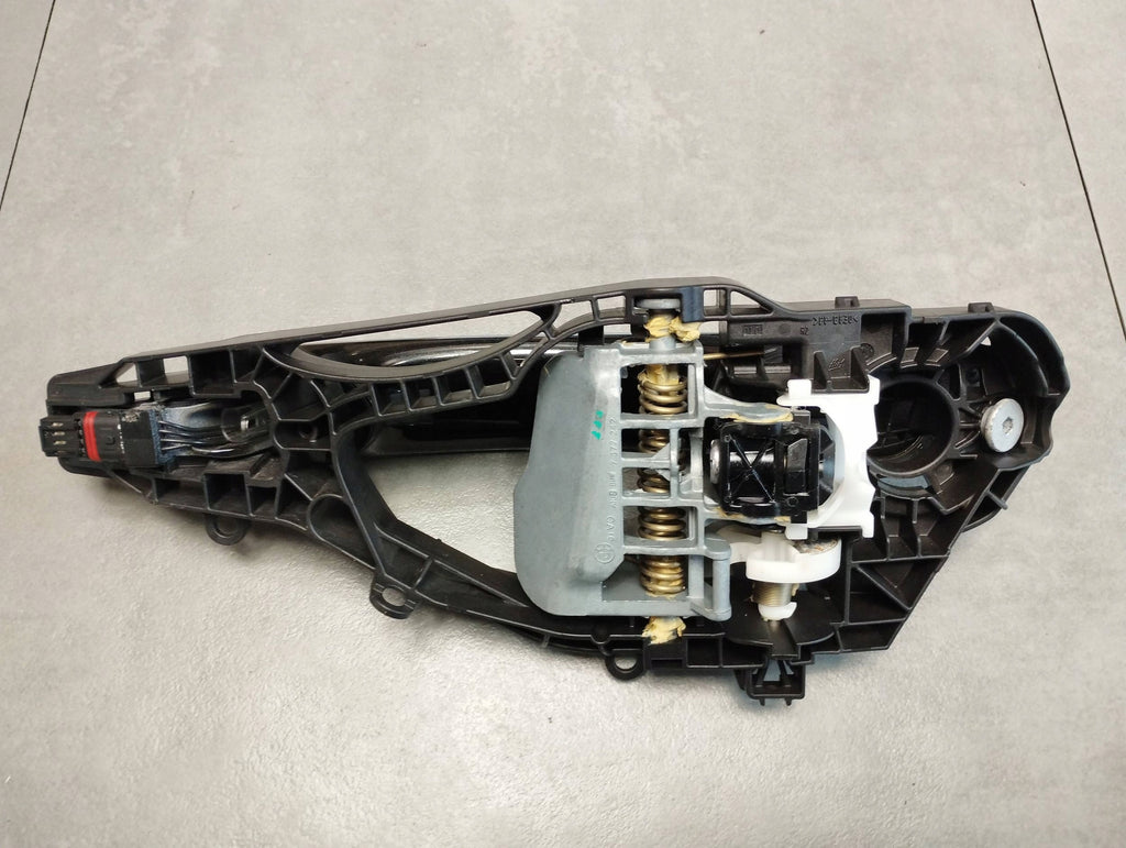 BMW 7 G11 HANDLE RIGHT REAR 475 KEYLESS