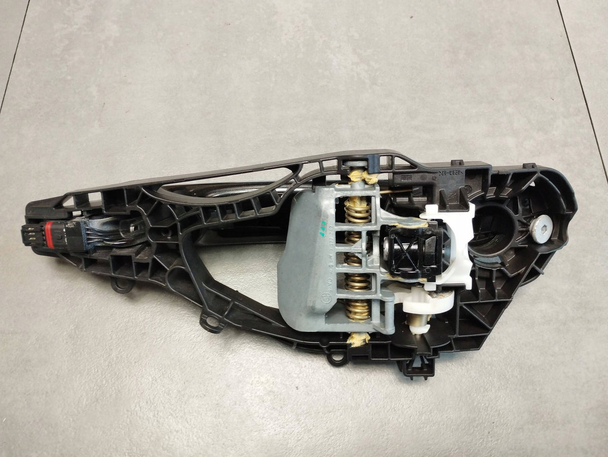 BMW 7 G11 HANDLE RIGHT REAR 475 KEYLESS
