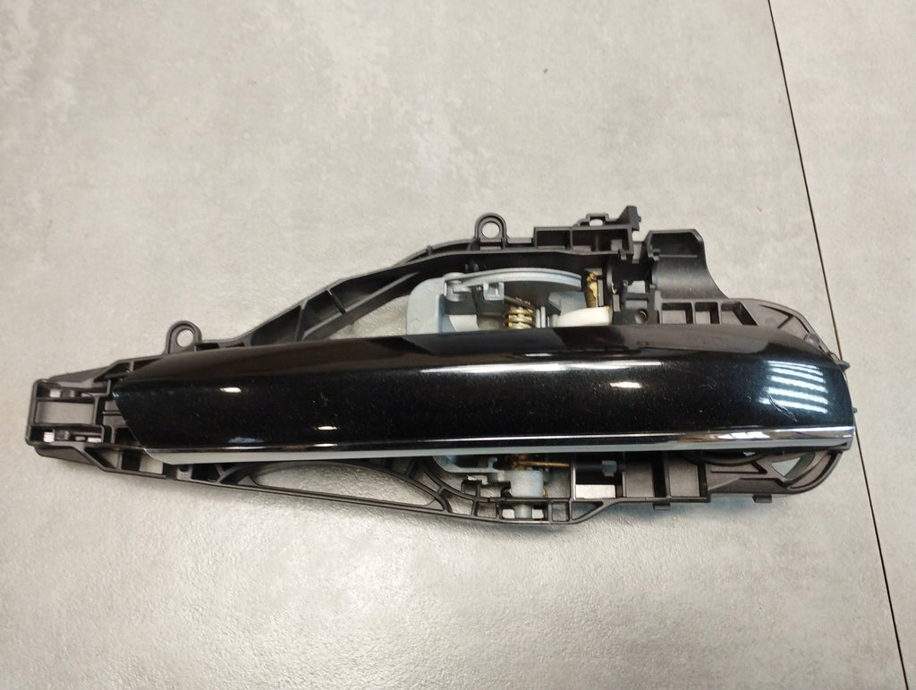 BMW 7 G11 HANDLE RIGHT REAR 475 KEYLESS