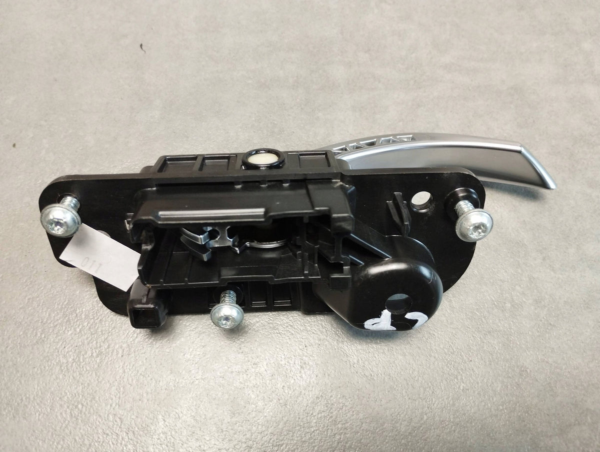 BMW 7 G11 INTERIOR DOOR HANDLE LEFT FRONT 7398825