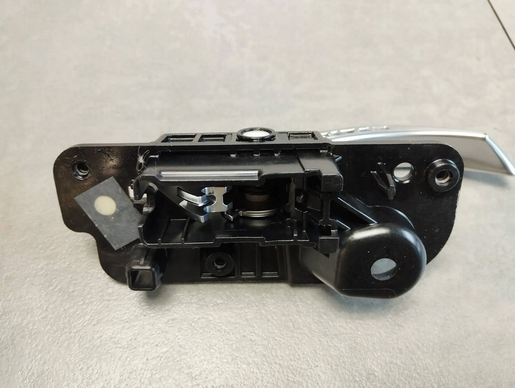 BMW 7 G11 INTERIOR DOOR HANDLE LEFT FRONT 7398825