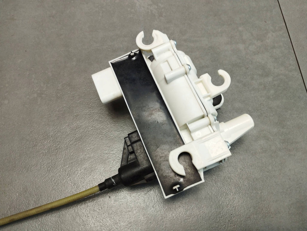 BMW 7 G11 LOCK PULL LEFT REAR 7386241