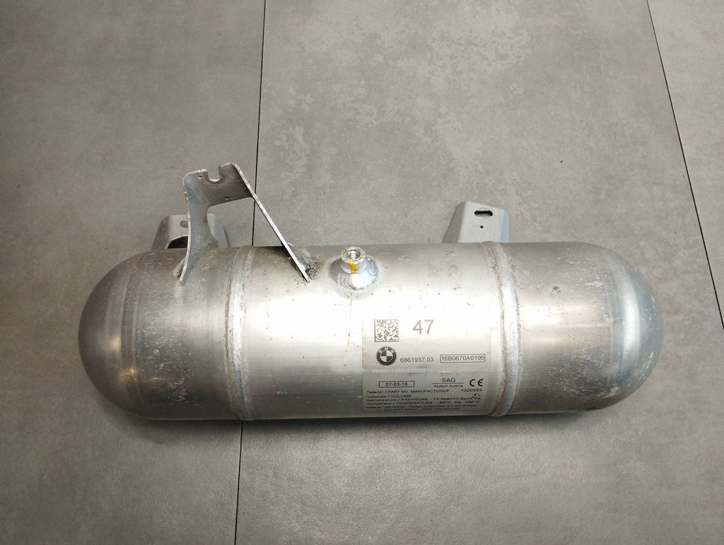 BMW 7 G11 Pressure tank 6861937