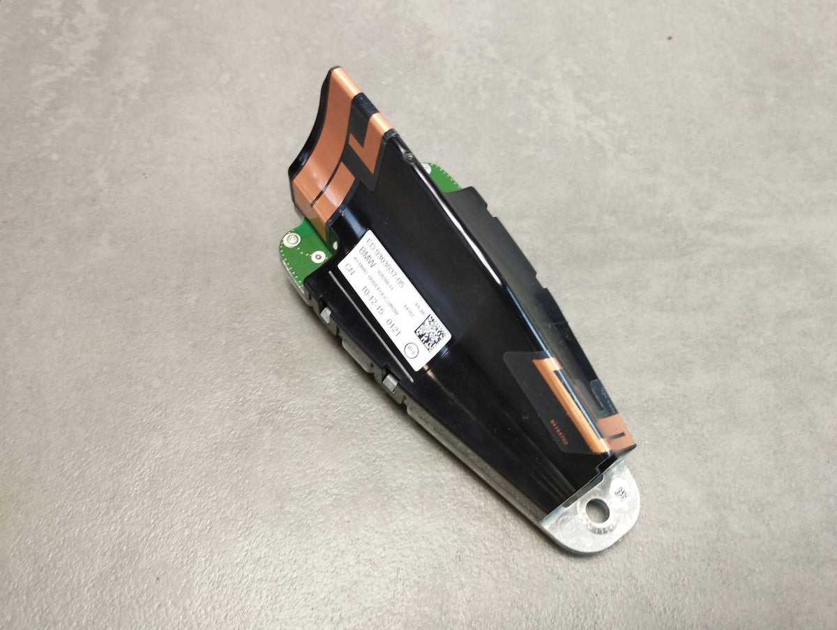 BMW 7 G11 ROOF ANTENNA GPS 9303037