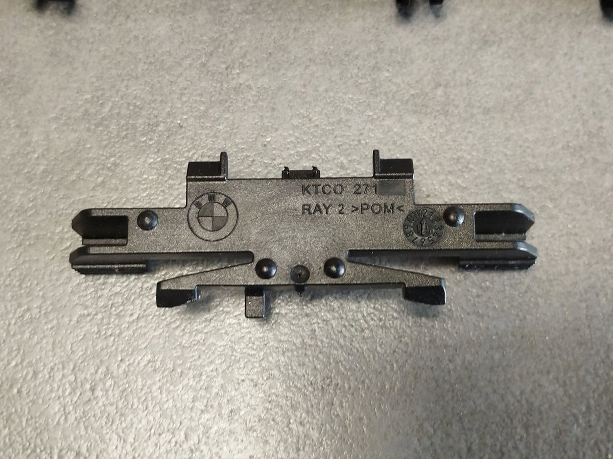 BMW 7 G11 ROOF STRIP HITCH SET 7472264