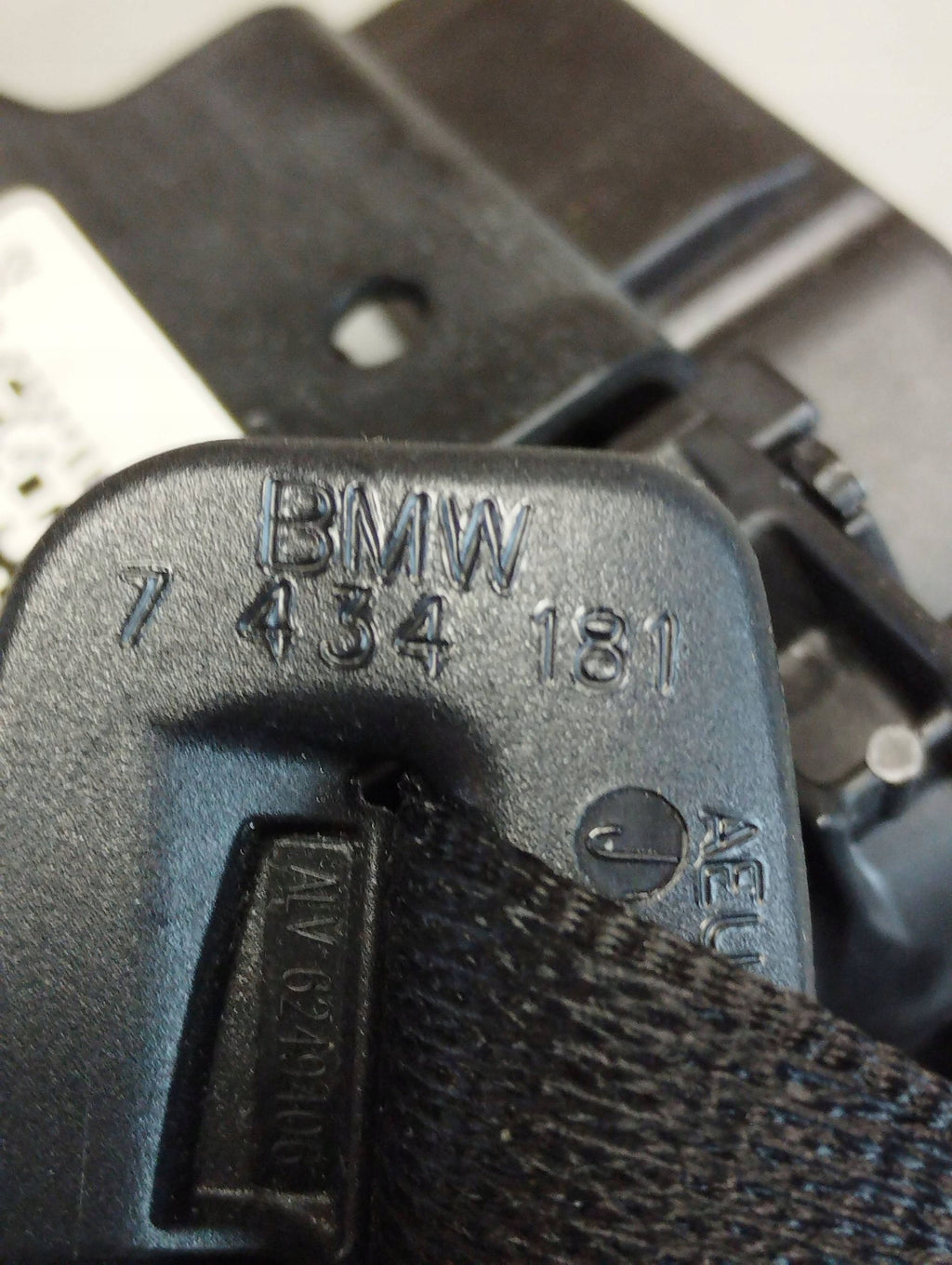 BMW 7 G11 SEAT BELT LEFT REAR 7434181
