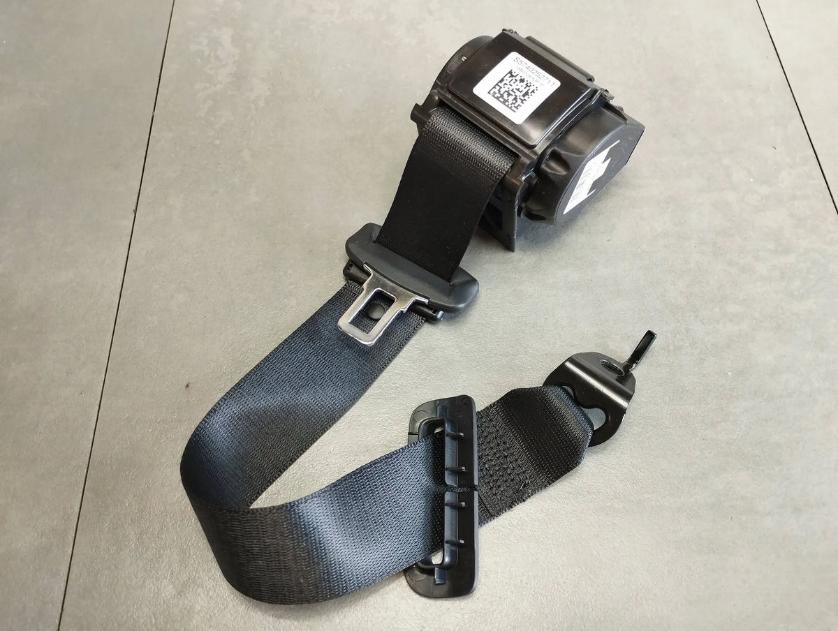 BMW 7 G11 SEAT BELT MIDDLE REAR 6357754