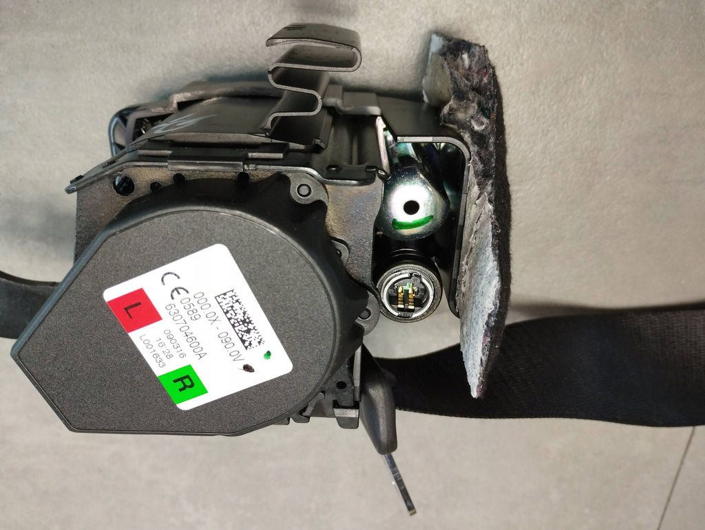 BMW 7 G11 SEAT BELT RIGHT REAR 7434181