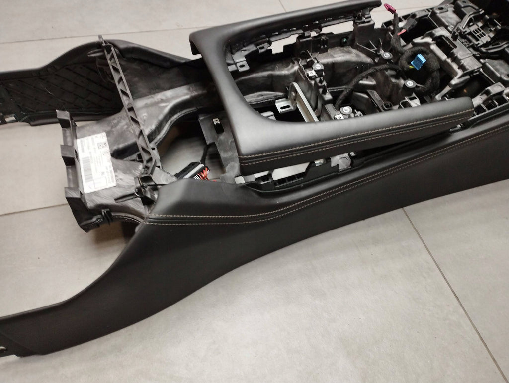 BMW 7 G11 TUNNEL ARMREST 94250521 UK