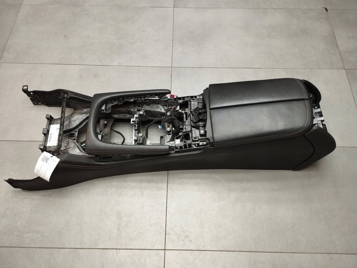 BMW 7 G11 TUNNEL ARMREST 94250521 UK