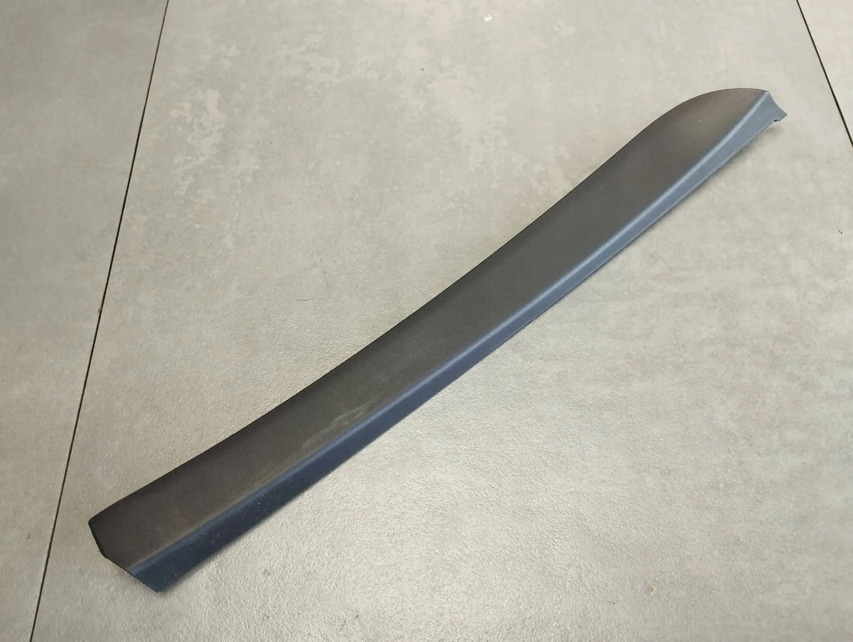 BMW 7 G11 WINDOW COVER RIGHT REAR 7377302