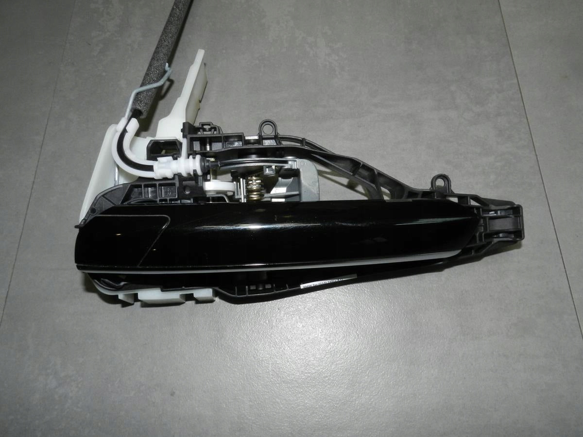 BMW 7 G12 HANDLE LEFT FRONT 475 KEYLESS