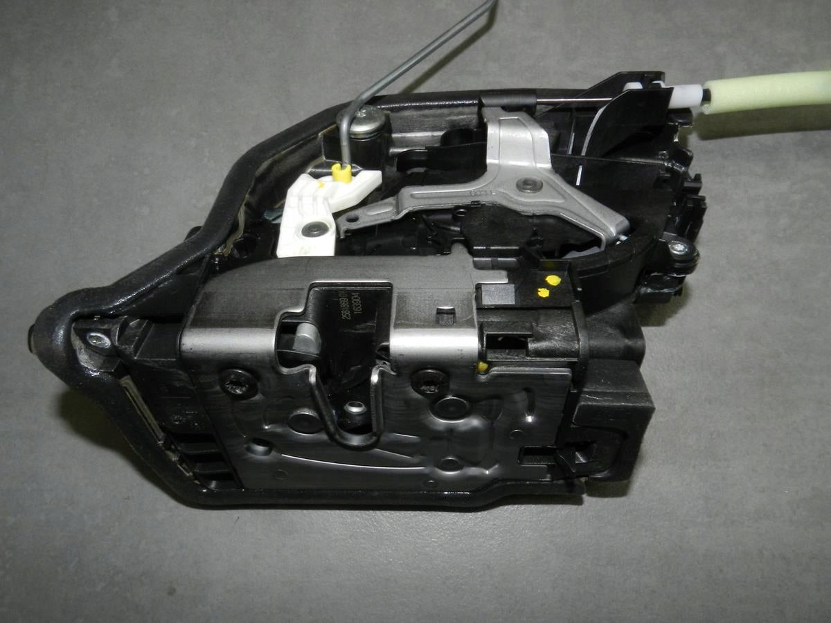 BMW 7 G12 LOCK LEFT REAR 2581869
