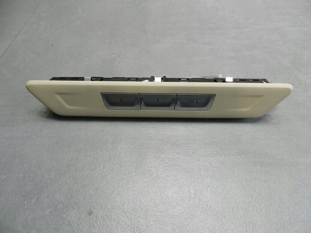 BMW 7 G12 PANEL SEAT BUTTONS 6826729