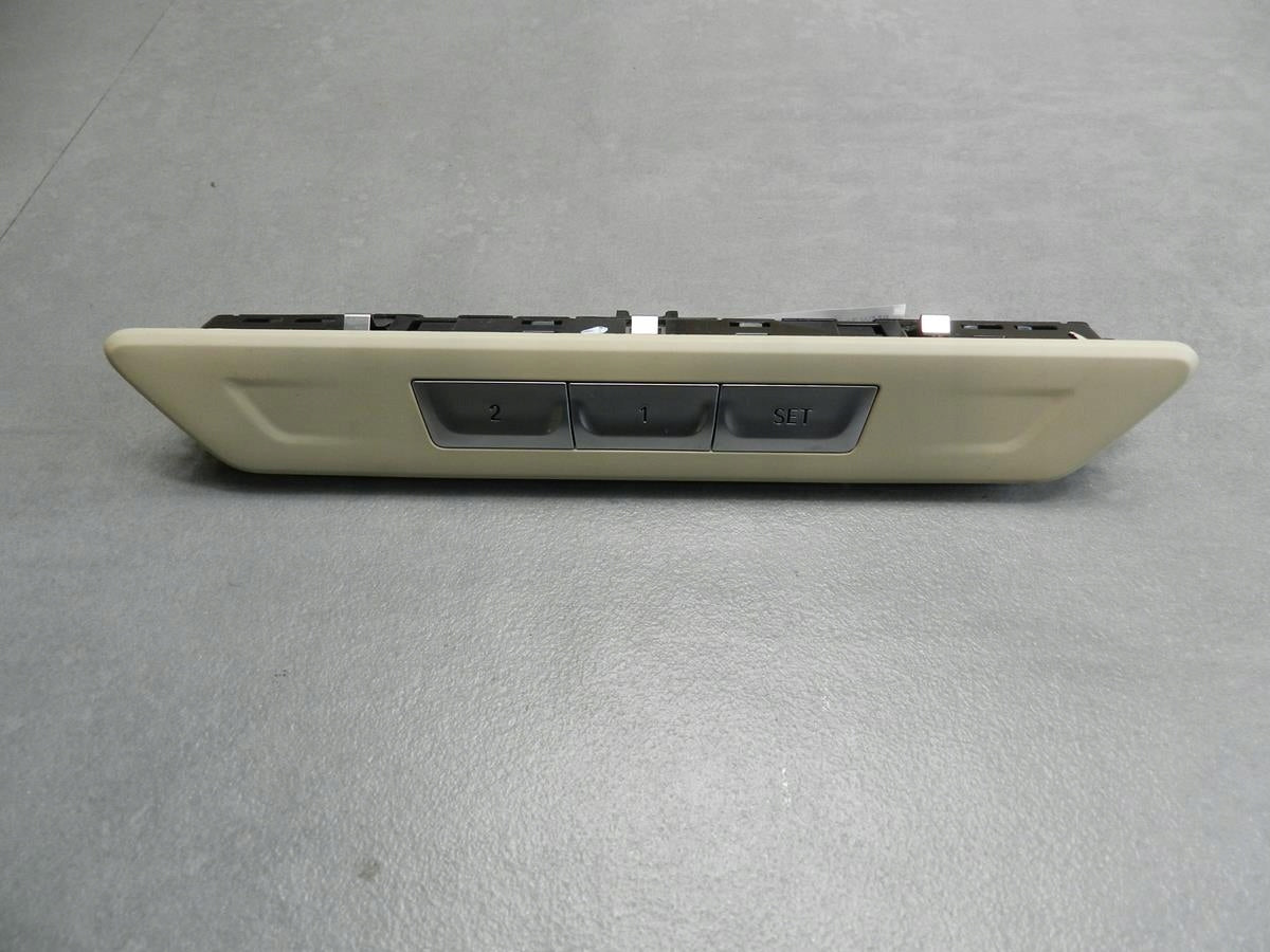 BMW 7 G12 PANEL SEAT BUTTONS 6826729
