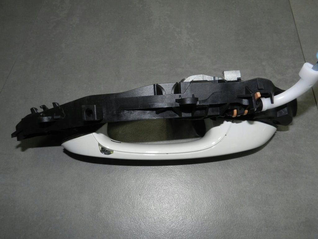 BMW 8 G15 HANDLE RIGHT LED A300