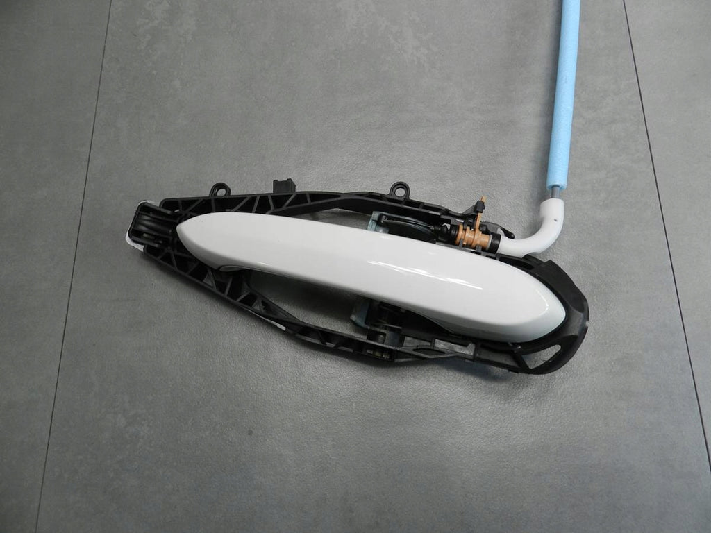 BMW 8 G15 HANDLE RIGHT LED A300