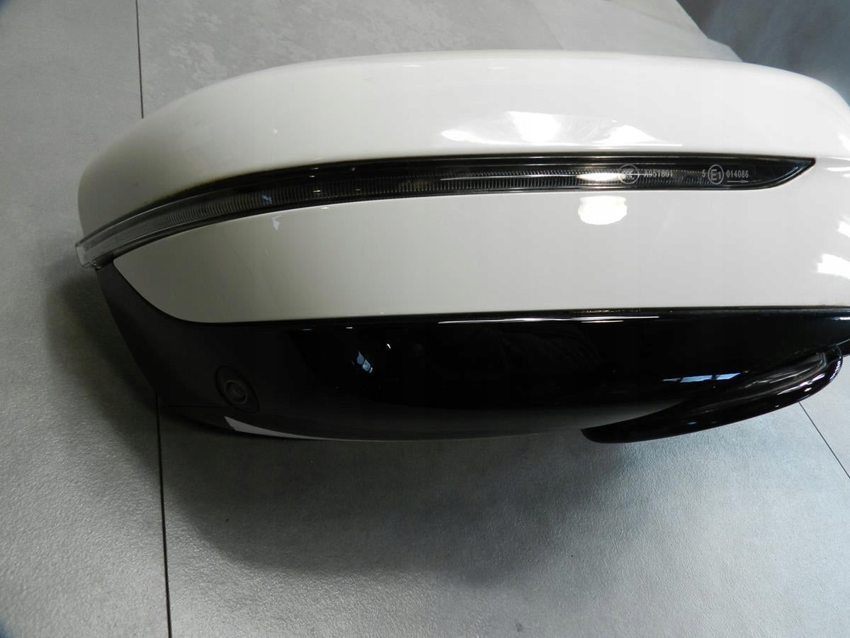 BMW 8 G15 MIRROR RIGHT 9 PIN CAMERA A300