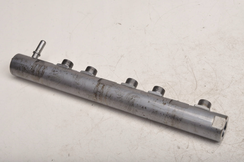 BMW E87 2.0 D INJECTION RAIL 0445214131