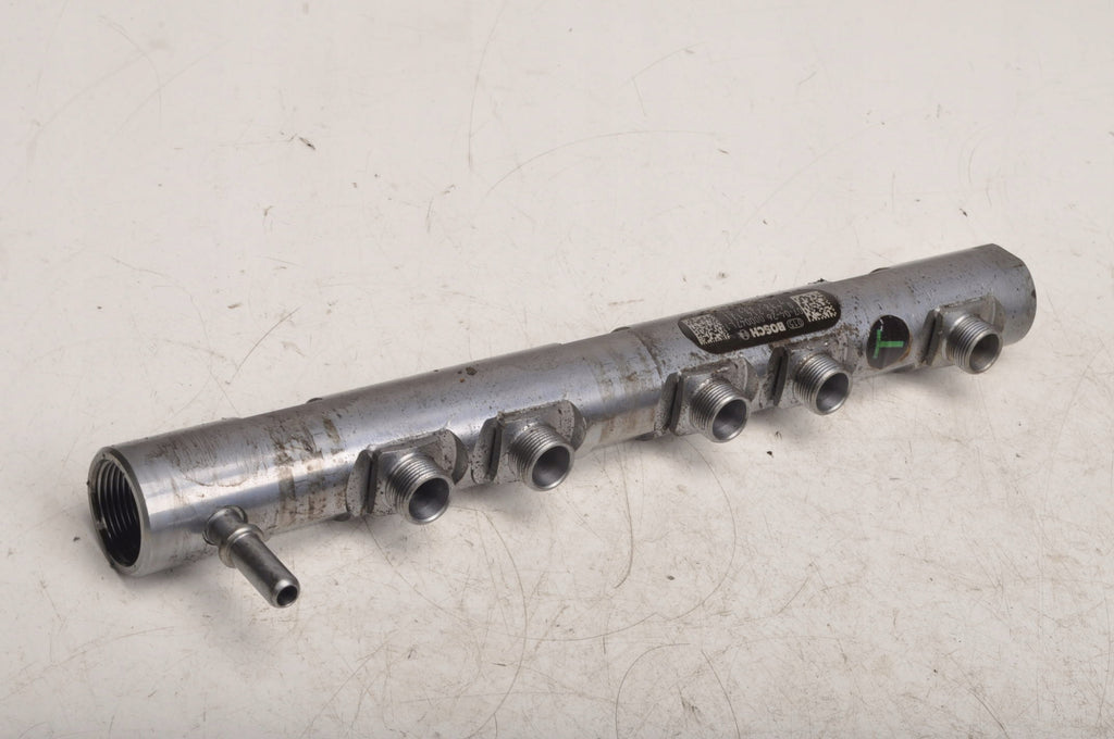 BMW E87 2.0 D INJECTION RAIL 0445214131