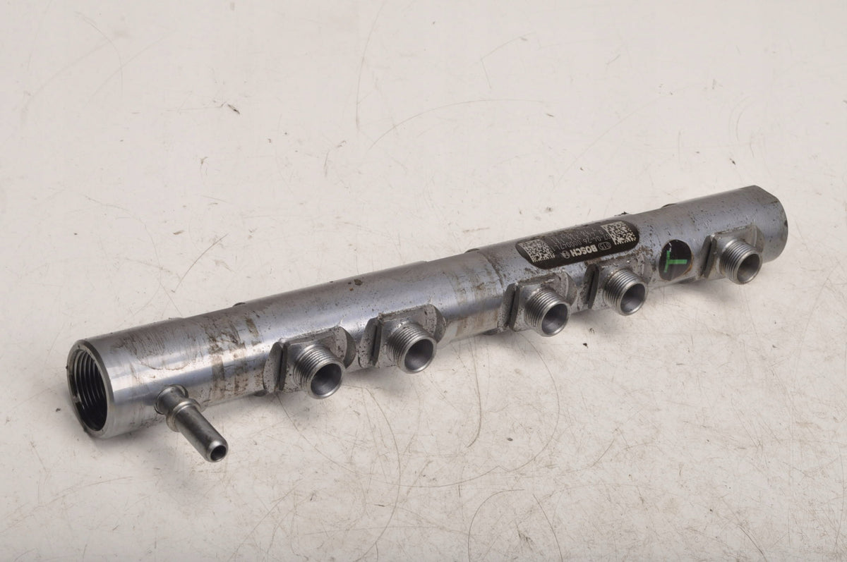 BMW E87 2.0 D INJECTION RAIL 0445214131
