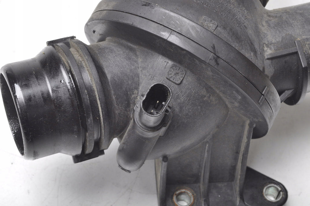 BMW F20 2.0 125i THERMOSTAT HOUSING 6601544
