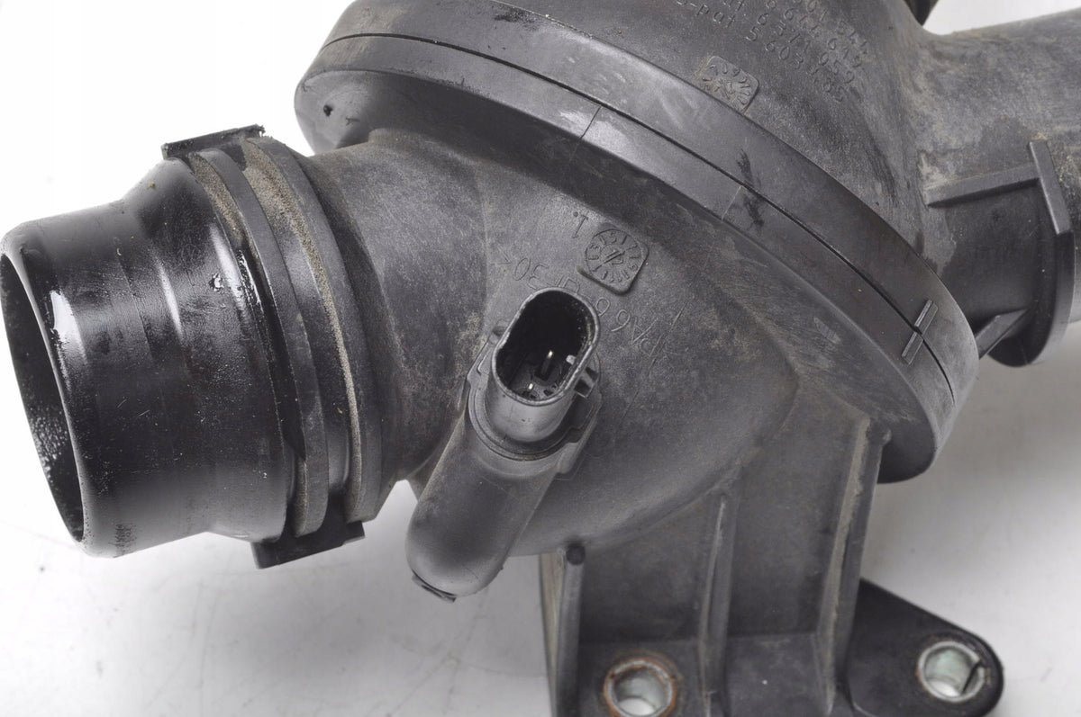 BMW F20 2.0 125i THERMOSTAT HOUSING 6601544