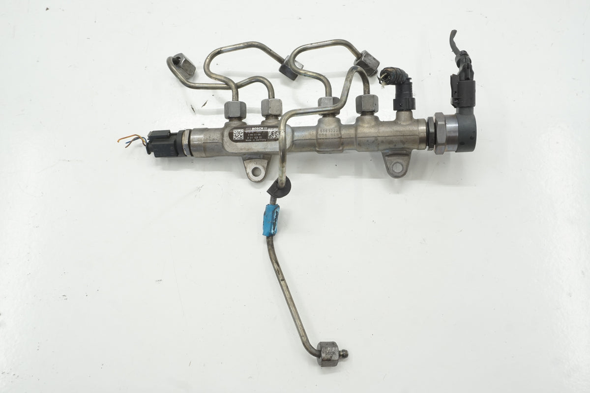 BMW F20 F21 INJECTION RAIL 1.5D B37D15A 8511629