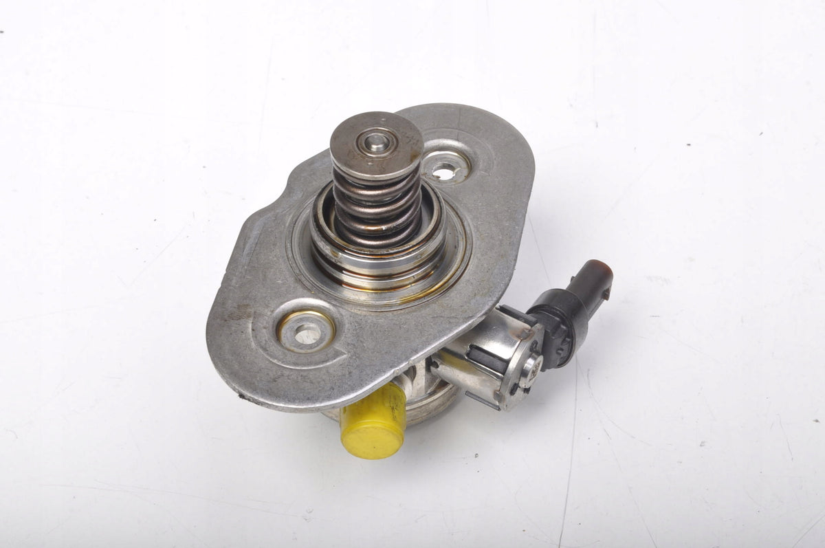 BMW F22 218i 1.5 FUEL PUMP 7642466