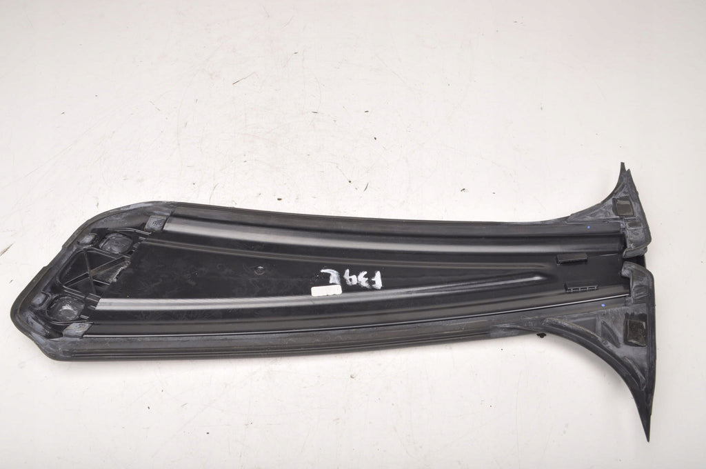 BMW F34 POST COVER LEFT
