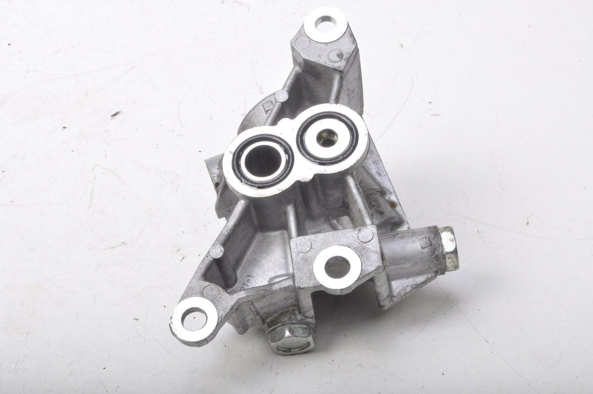 BMW F40 M135i 2.0 BASE OIL FILTER HOUSING