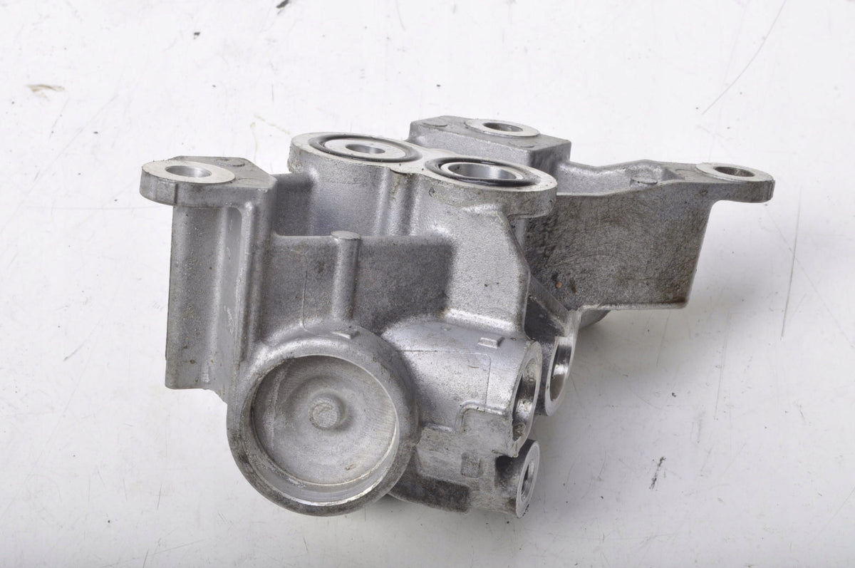 BMW F40 M135i 2.0 BASE OIL FILTER HOUSING