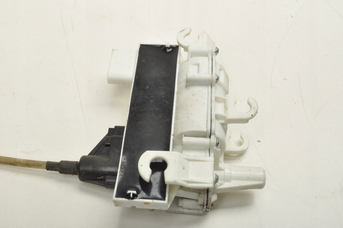 BMW G12 DOOR PULL RIGHT REAR 7368452