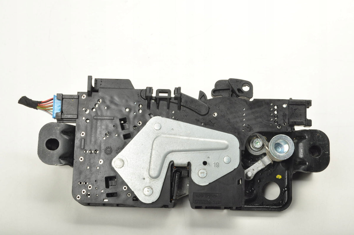 BMW G26 TAILGATE LOCK 9851910