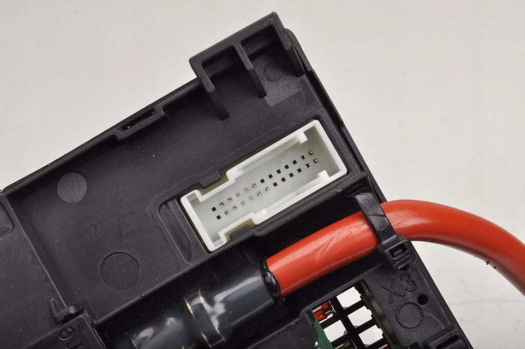 BMW G31 FUSE BOX 6837092
