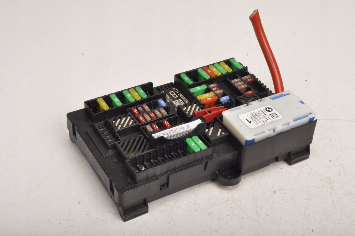 BMW G31 FUSE BOX 6837092