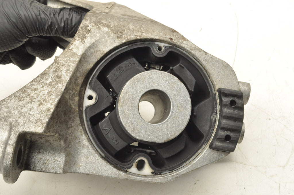 BMW I4 G26 PAW ENGINE CUSHION 9485623