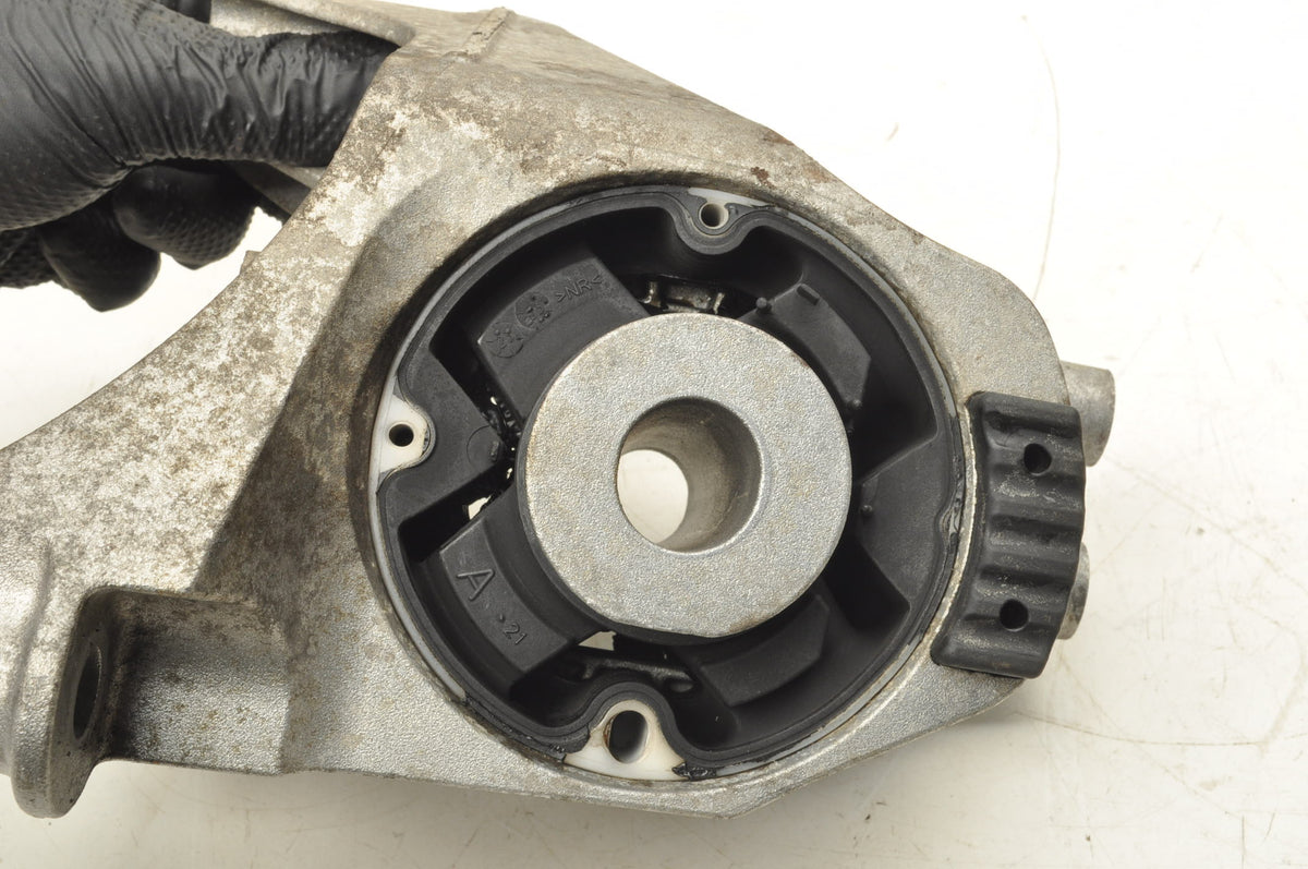 BMW I4 G26 PAW ENGINE CUSHION 9485623