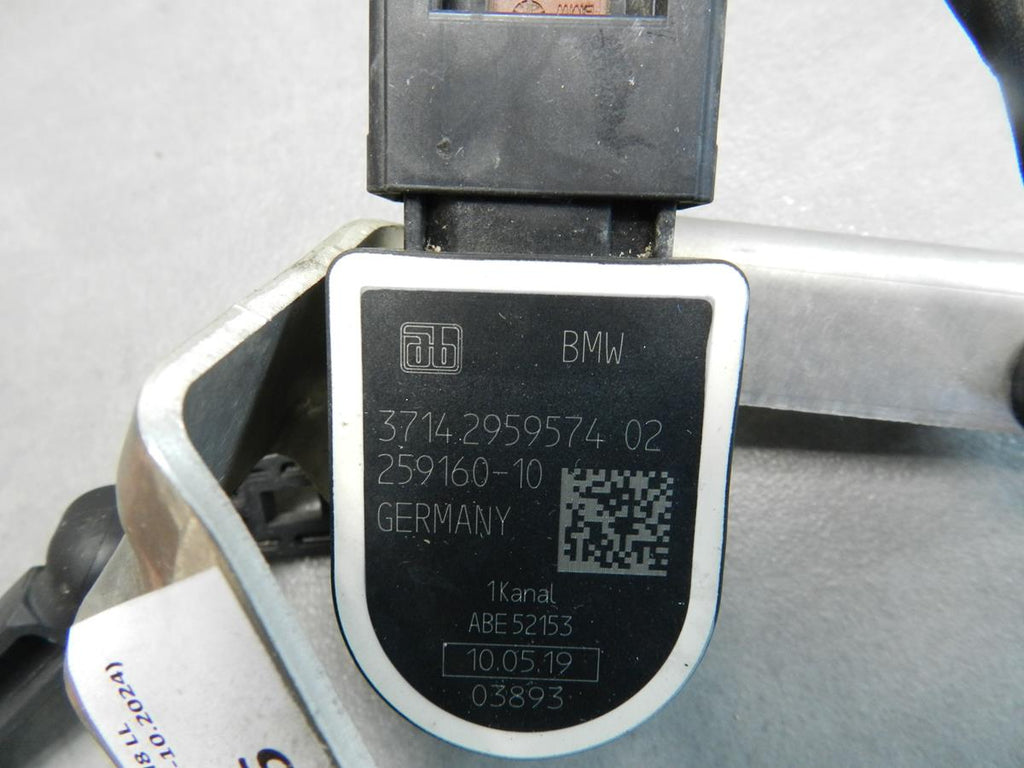 BMW M8 F91 LIGHT LEVEL SENSOR 6869137