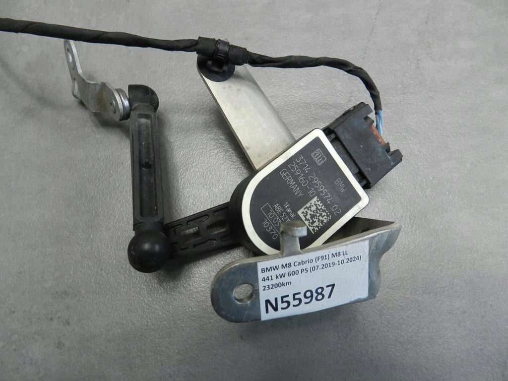 BMW M8 F91 LIGHT LEVEL SENSOR 6869138
