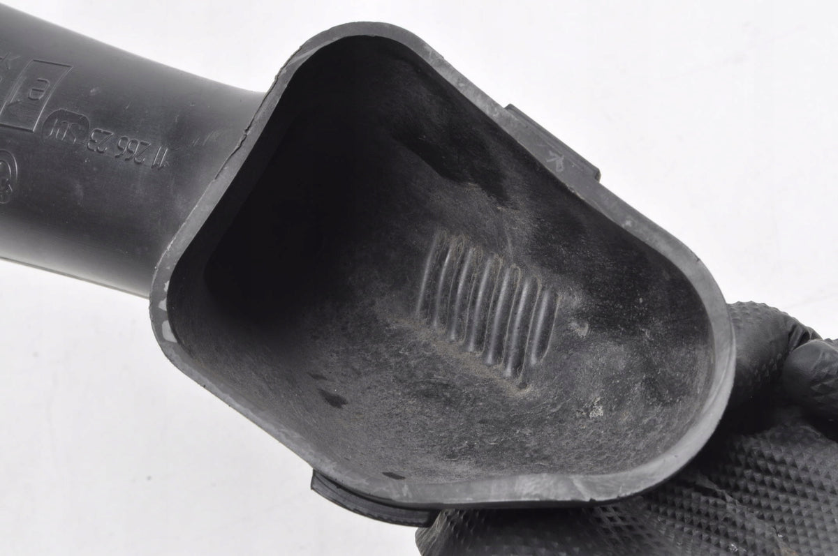 BMW R 1200 RT AIR INTAKE PIPE 7726798