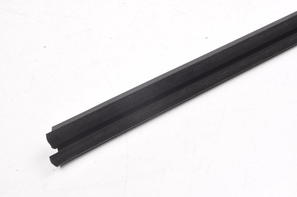 BMW U06 DOOR SEAL LEFT REAR 24R 8496345