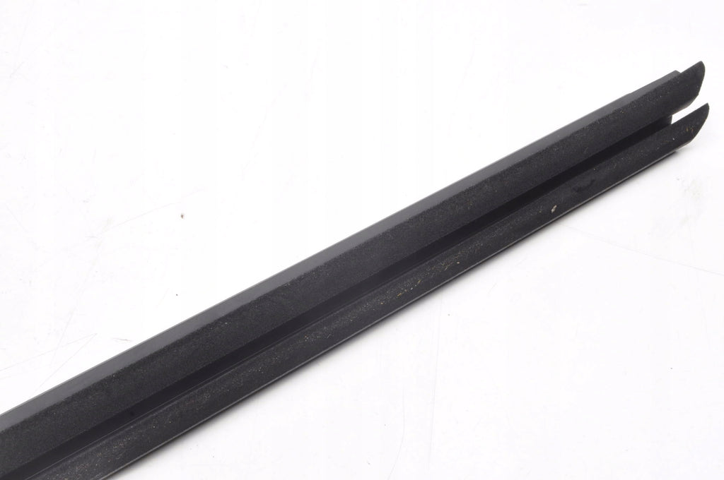BMW U06 DOOR SEAL LEFT REAR 24R 8496345