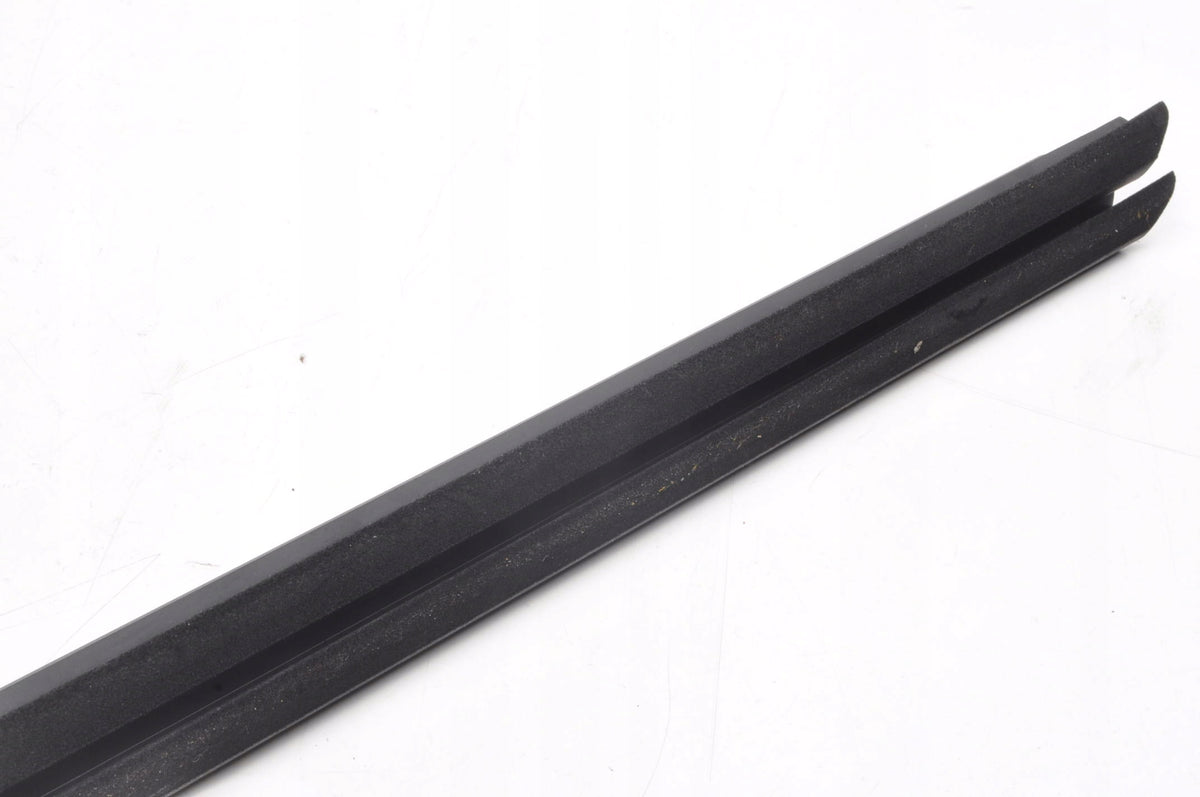 BMW U06 DOOR SEAL LEFT REAR 24R 8496345