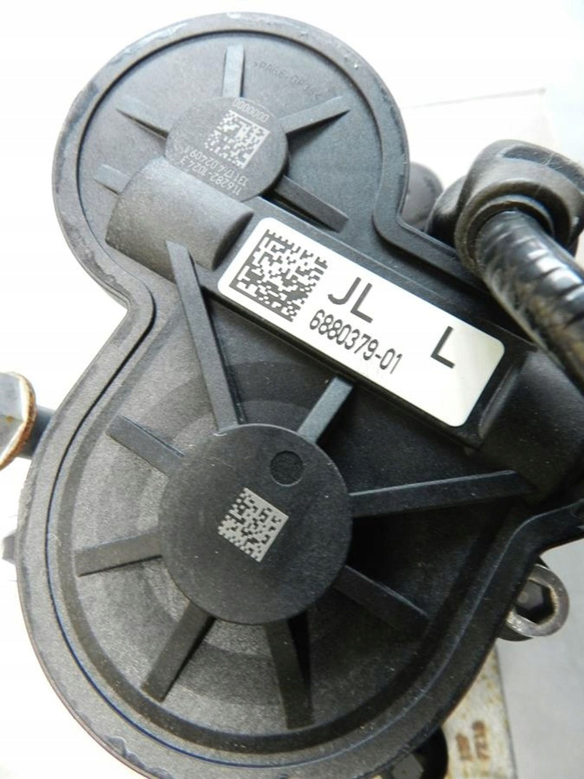 BMW X1 F48 CLAMP LEFT REAR 6880379