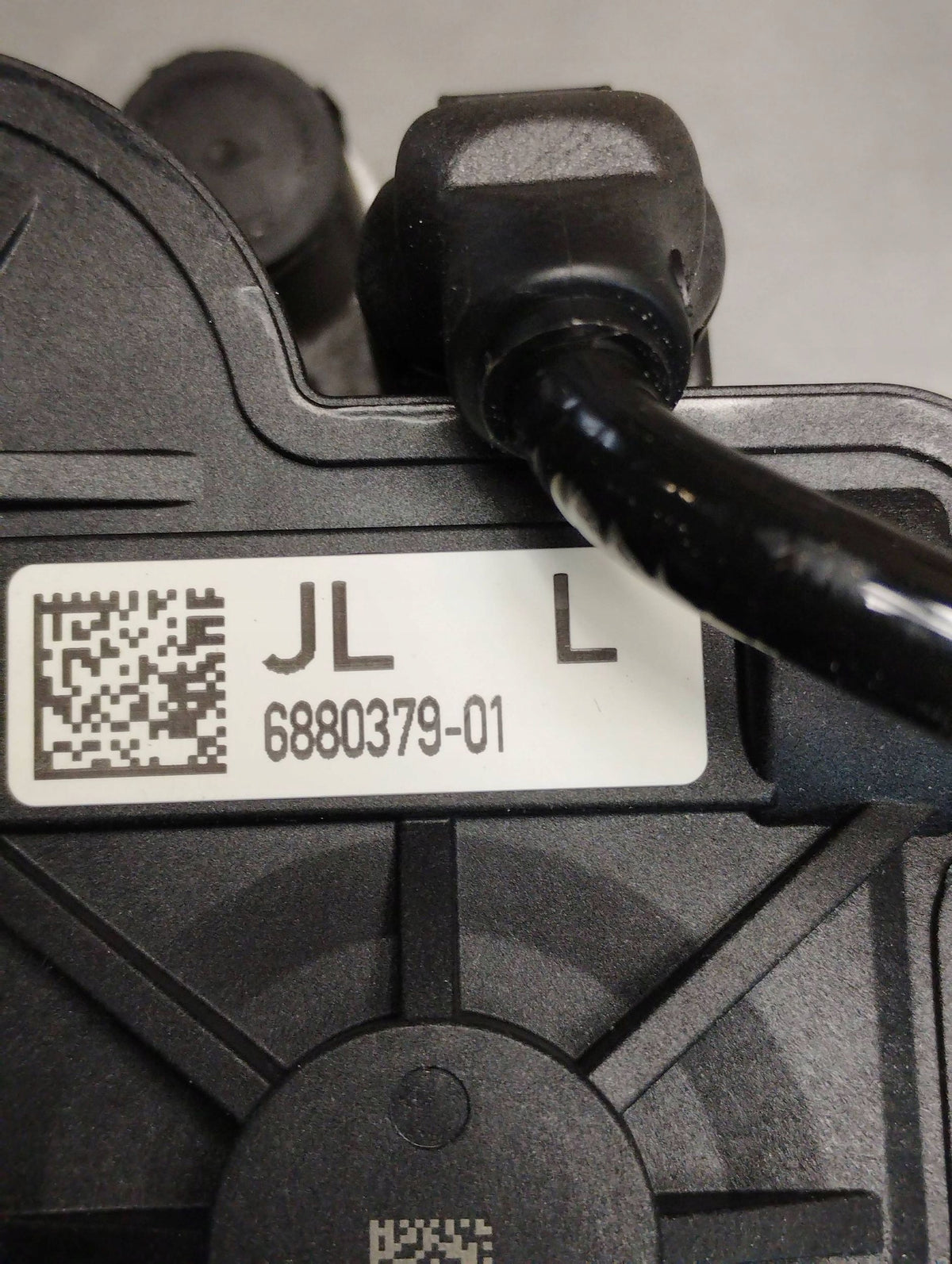 BMW X1 F48 CLAMP LEFT REAR 6880379