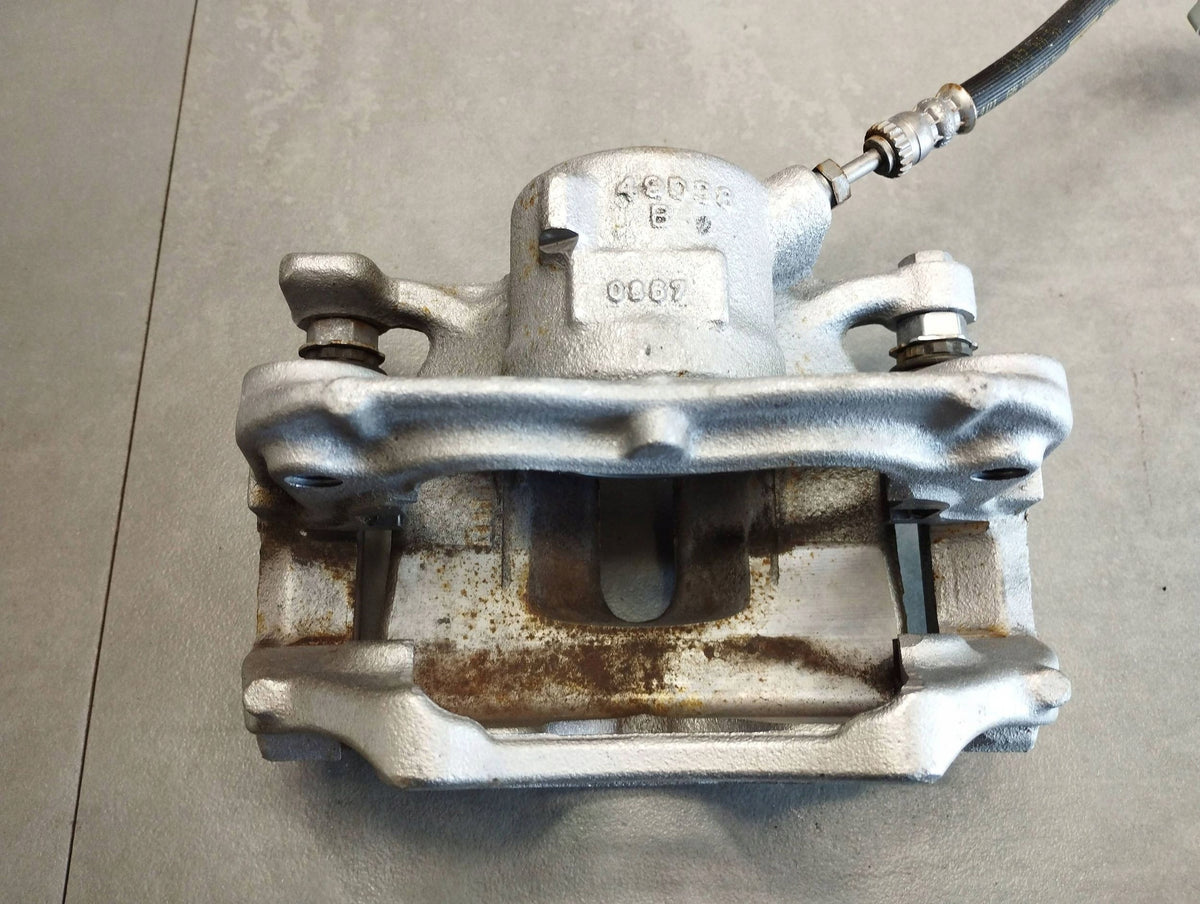 BMW X1 F48 CLAMP RIGHT FRONT 6860266