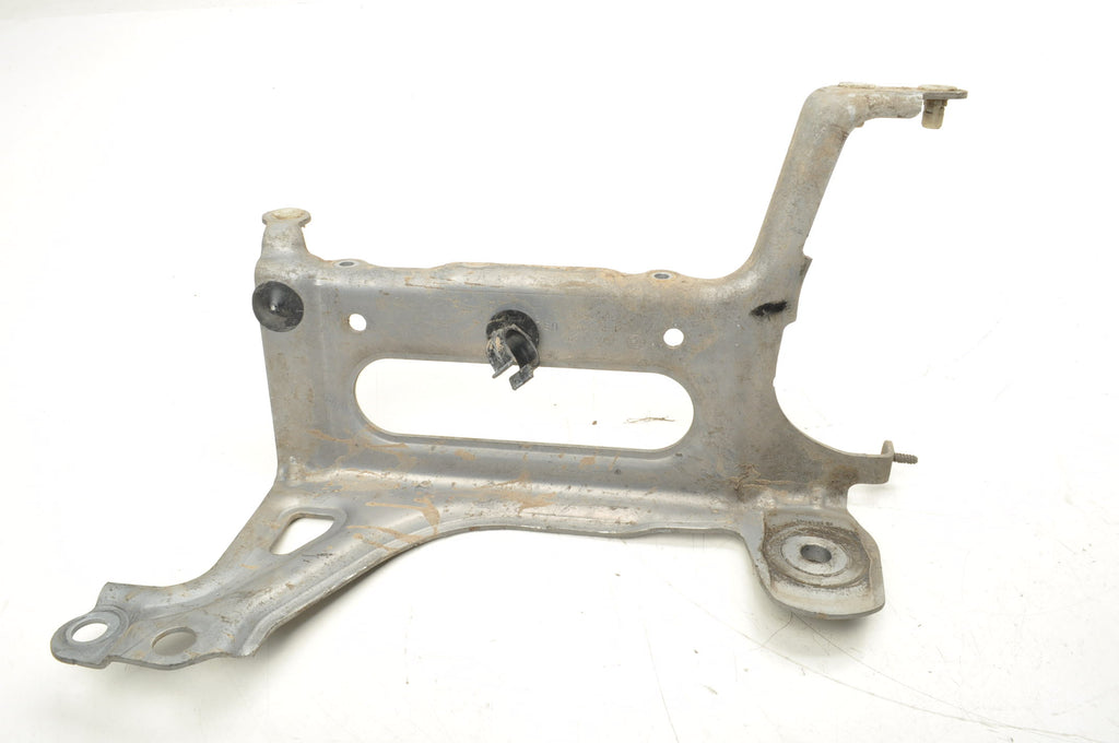 BMW X1 F48 CONVERTER MOUNT BRACKET 8609913