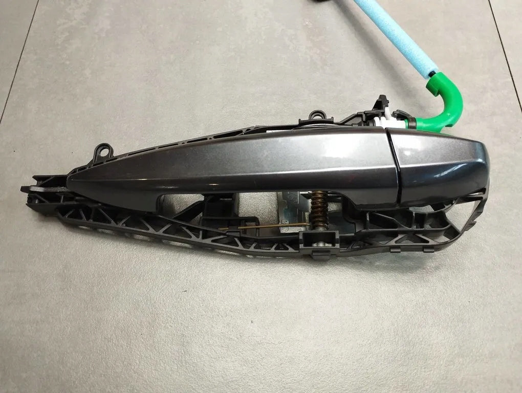 BMW X1 F48 HANDLE RIGHT REAR B39