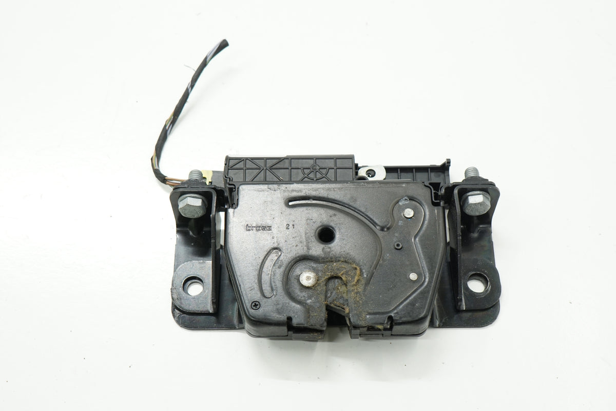 BMW X3 F25 13R TAILGATE LOCK 7233025